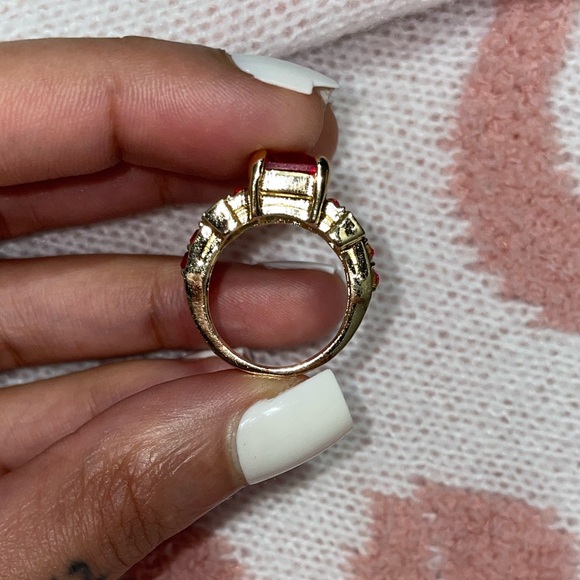 Elegant  Red and Gold Stainless Steel Ring - NEW - Picture 5 of 6